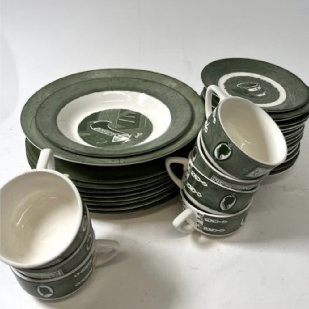 Green Dinnerware Set